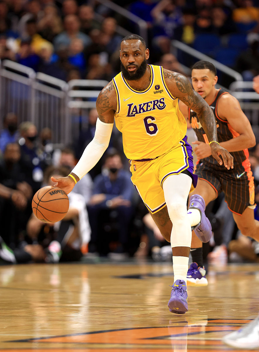 爱游戏在线登录-表现优异首场状态出色，湖人观众沸腾！，Doinb重返赛场再创辉煌时刻的简单介绍-爱游戏在线登录