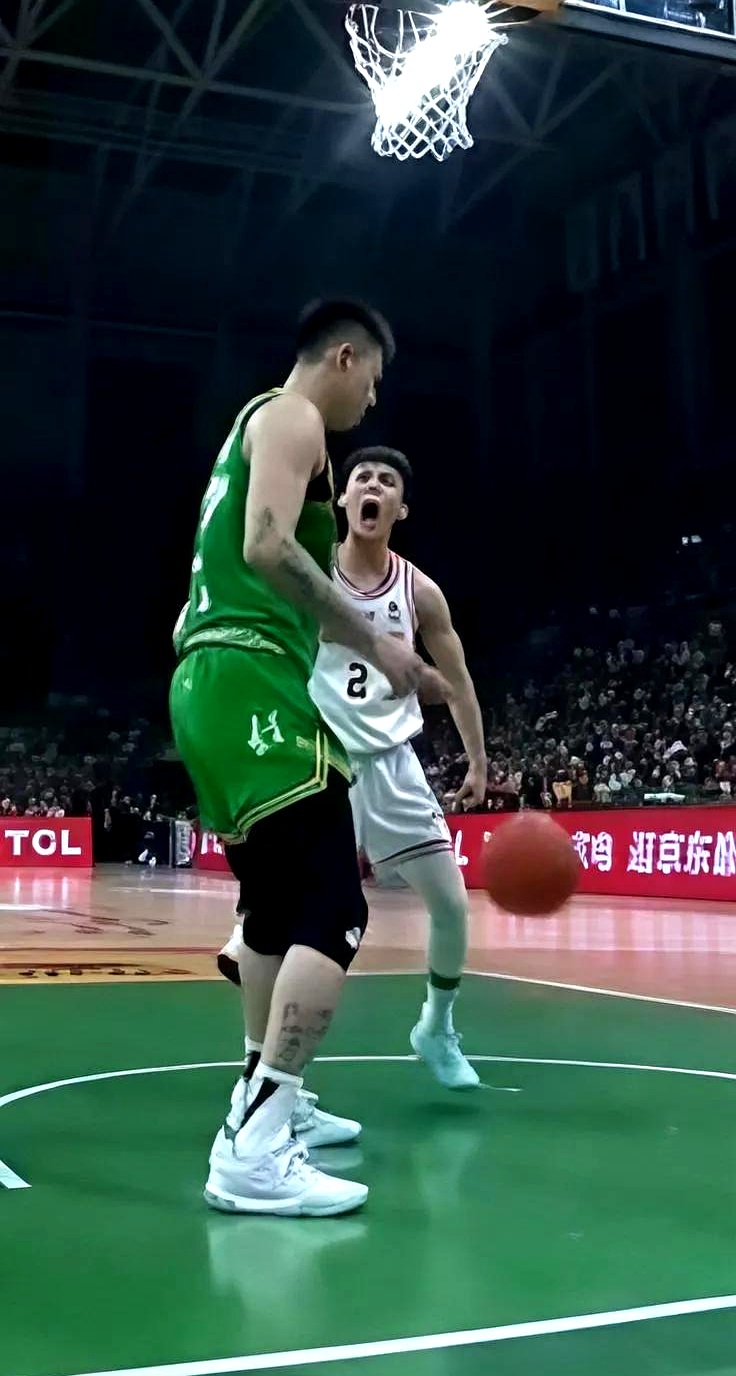 Rookie新星重返赛场表现突出，C9前途光明！引发球迷热议