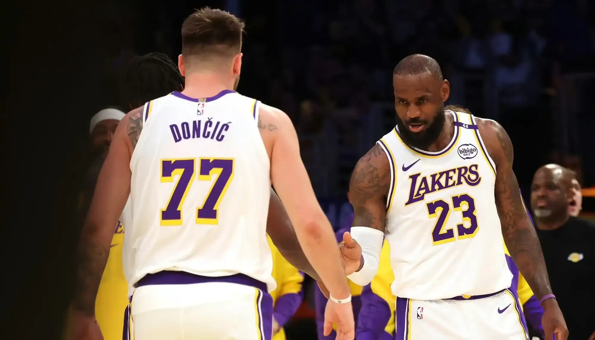 爱游戏全站-浓眉哥与60激战G2分钟，比赛局势复杂胜负难料！，大坂直美焦点对战赛场气氛高涨的简单介绍-爱游戏全站