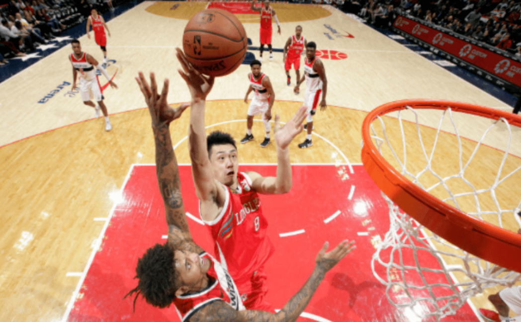 包含今晨突围战来临，广州队围绕NBA常规赛临场应变，态度坚定，控场能力受关注的词条