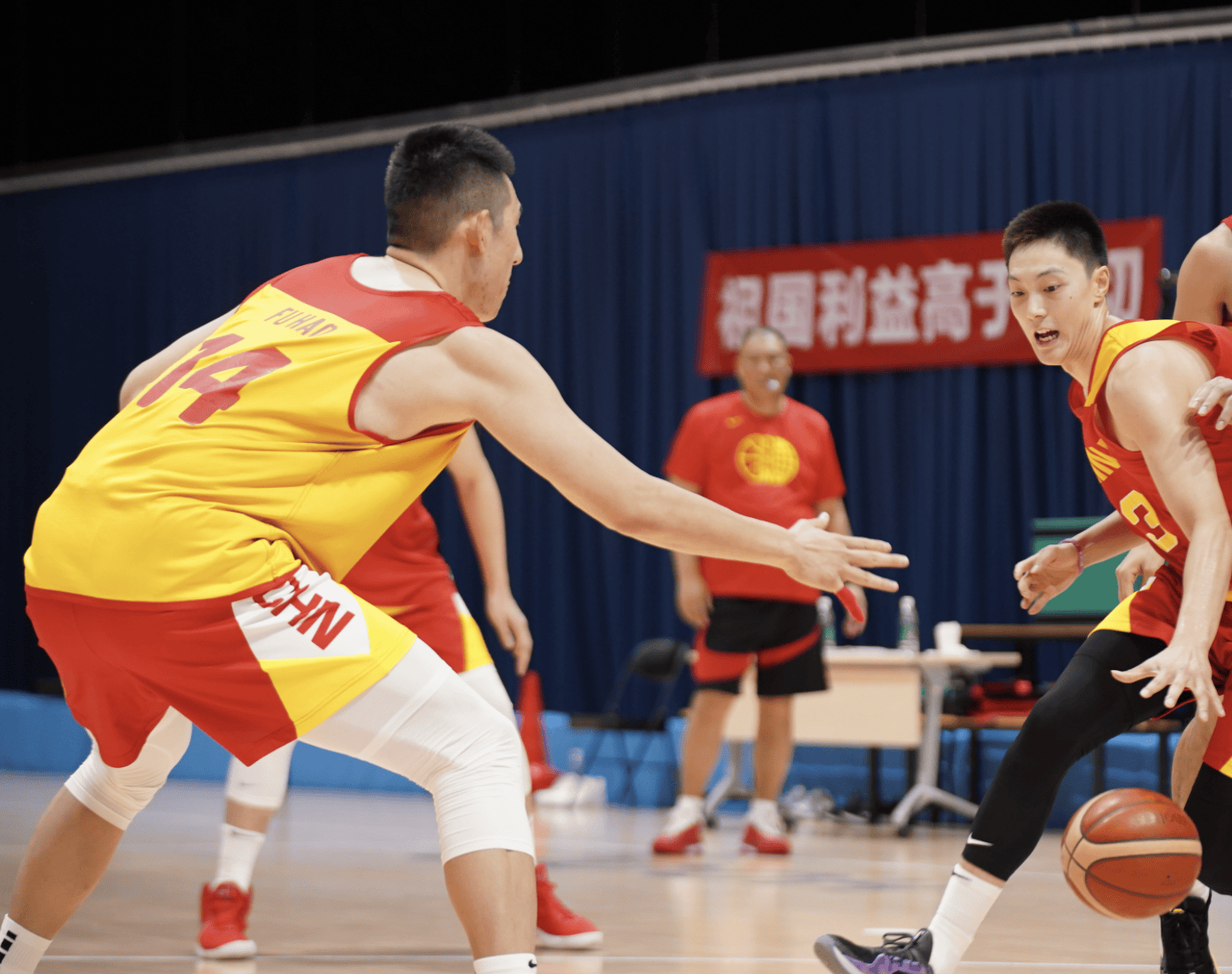 CBA季后赛清晨走向成谜；尤文图斯远射贴柱；态度坚定；年轻球员得到机会